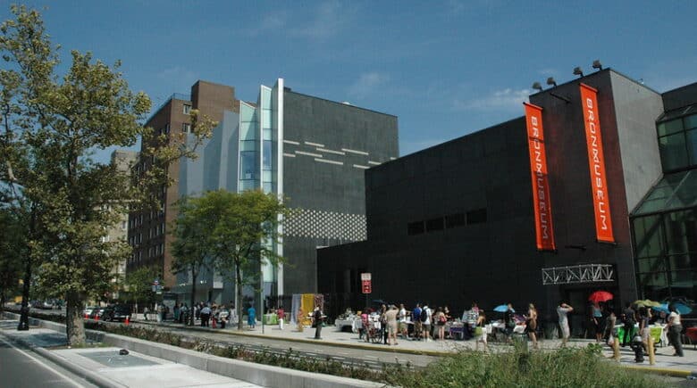 Bronx Museum of Art from Grand Concourse