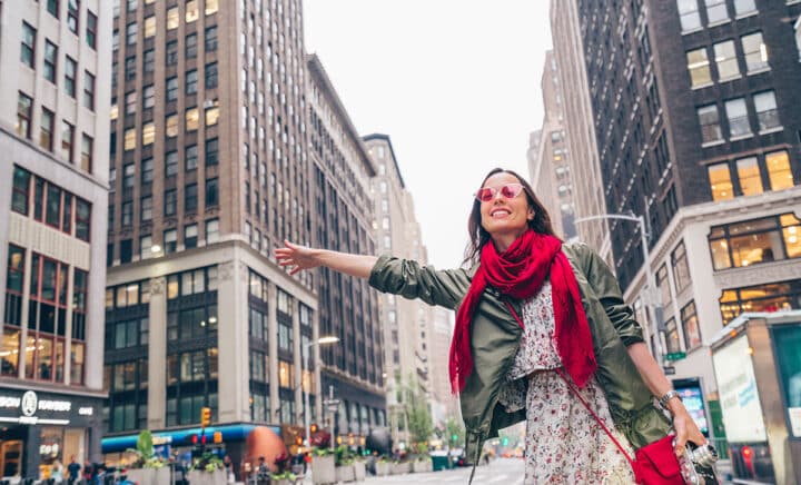 attractive-girl-in-new-york-city