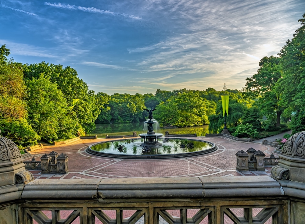 Bethesda Terrace and Fountain in Central Park, one of New York City’s iconic green spaces. Located in Manhattan, Central Park offers a peaceful escape from the city with picturesque landscapes, walking paths, and historic architecture. NYC’s parks and green spaces like Central Park provide residents and visitors with beautiful natural retreats amidst the bustling urban environment.