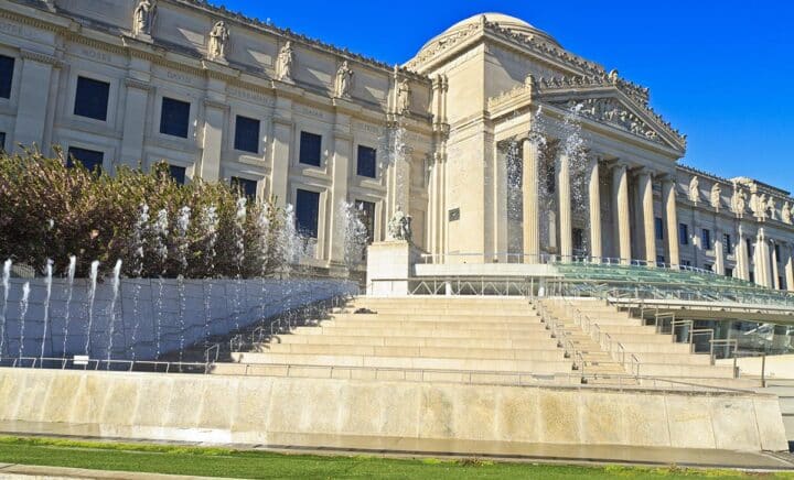 Steps leading to The Brooklyn Museum