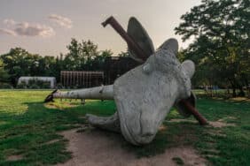 Goat head sculpture in Socrates Sculpture Park