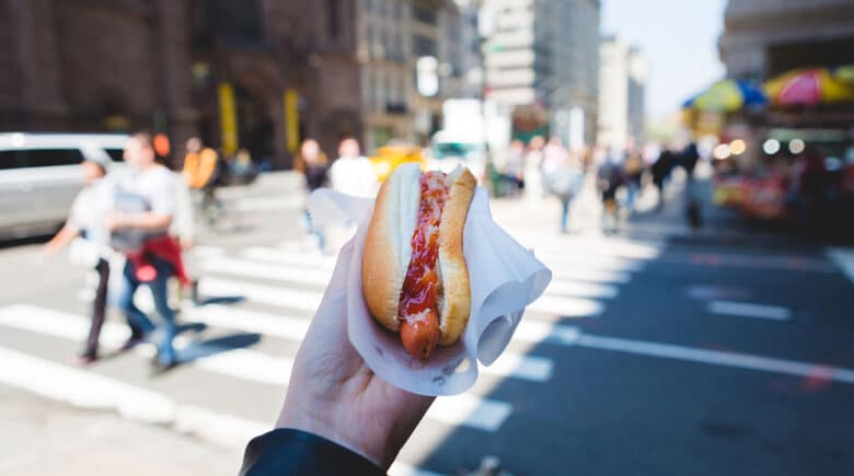 hot-dog-in-manhattan