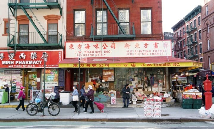 Manhattan Chinatown street view