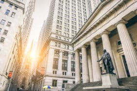 Facade of the Federal Hall with Washington Statue on the front, wall street, Manhattan, New York City