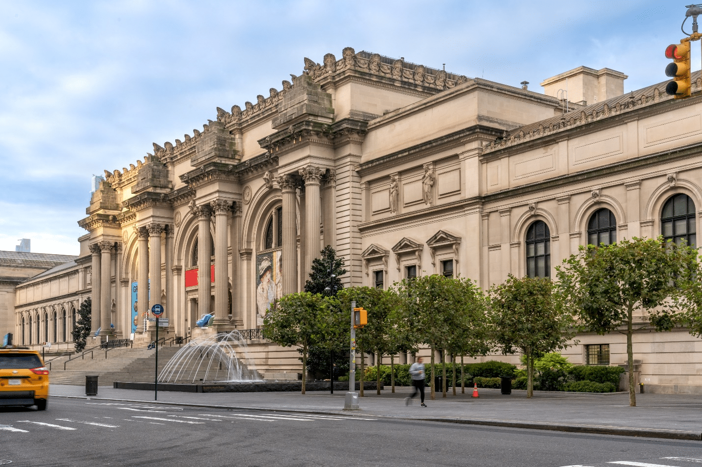 A large building seen during a city trip to New York