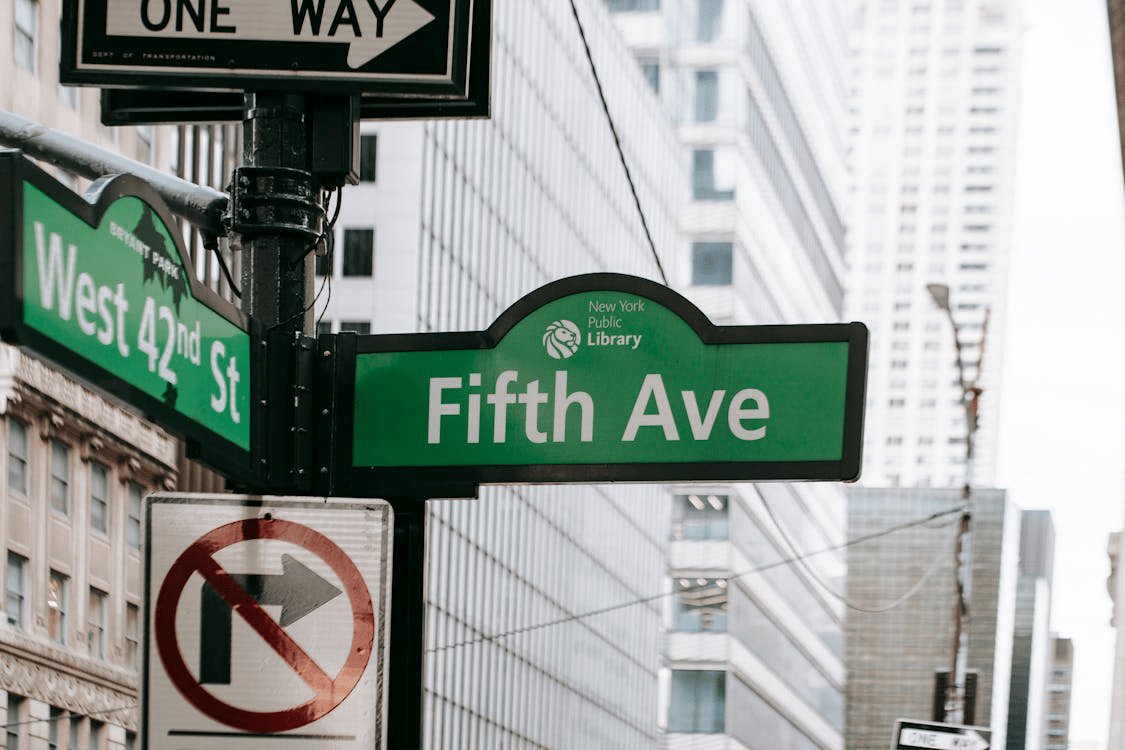 A fifth avenue signboard