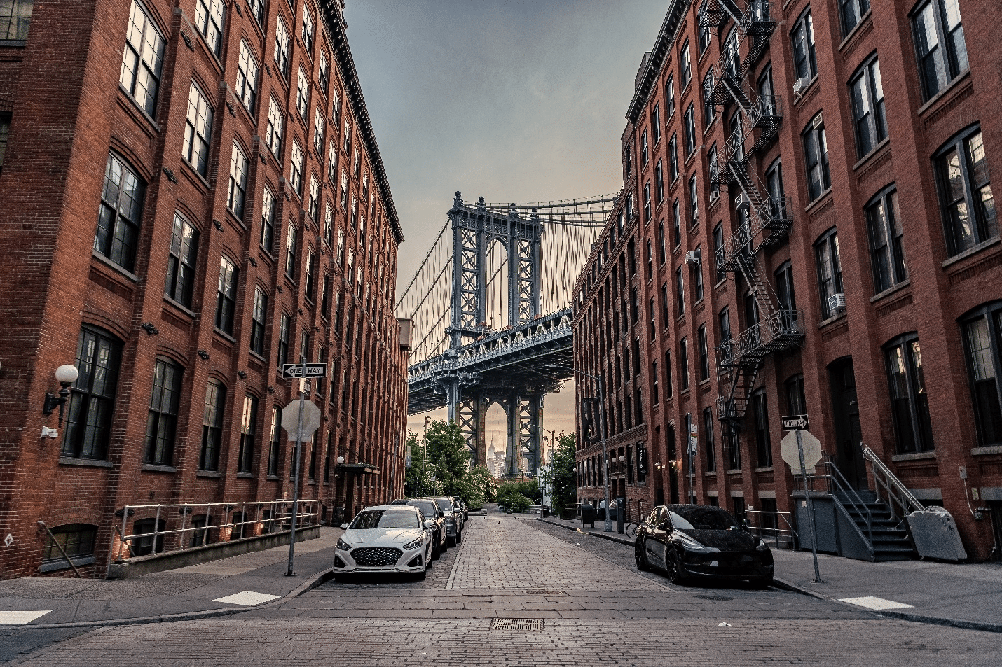Brooklyn Bridge seen from an empty street during a one-day sightseeing tour