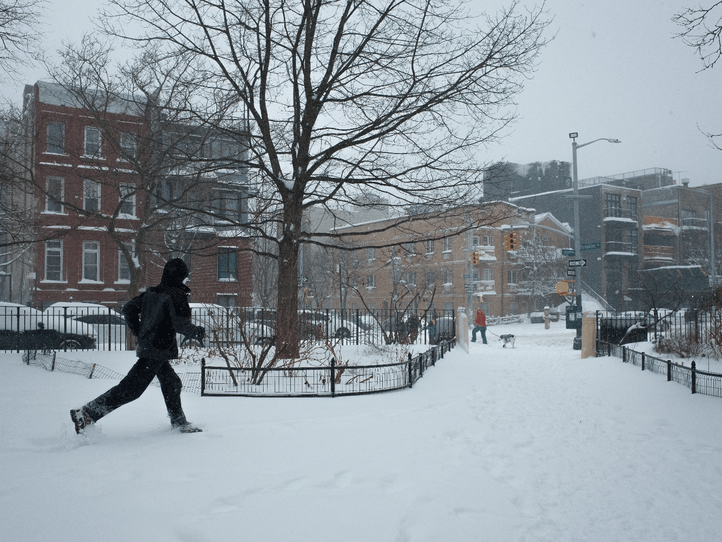 People running in the snow at Von King Park