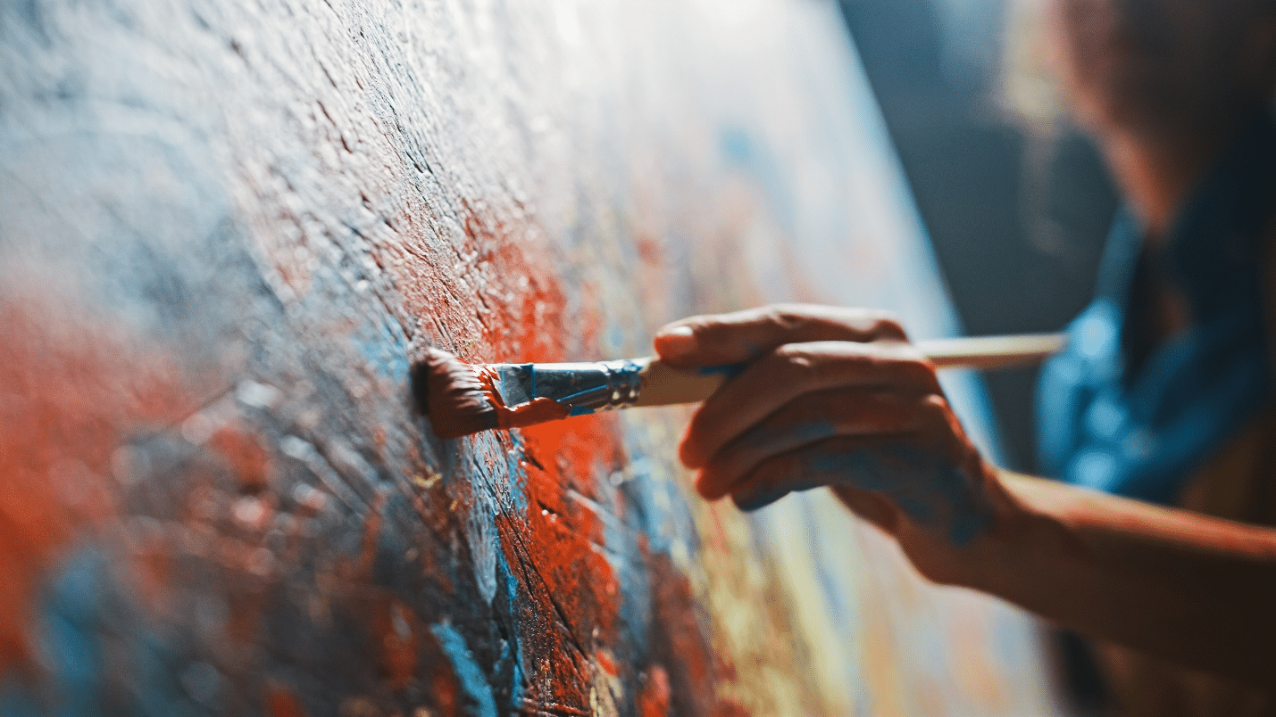 A paint brush and canvas used during a one-day sightseeing tour