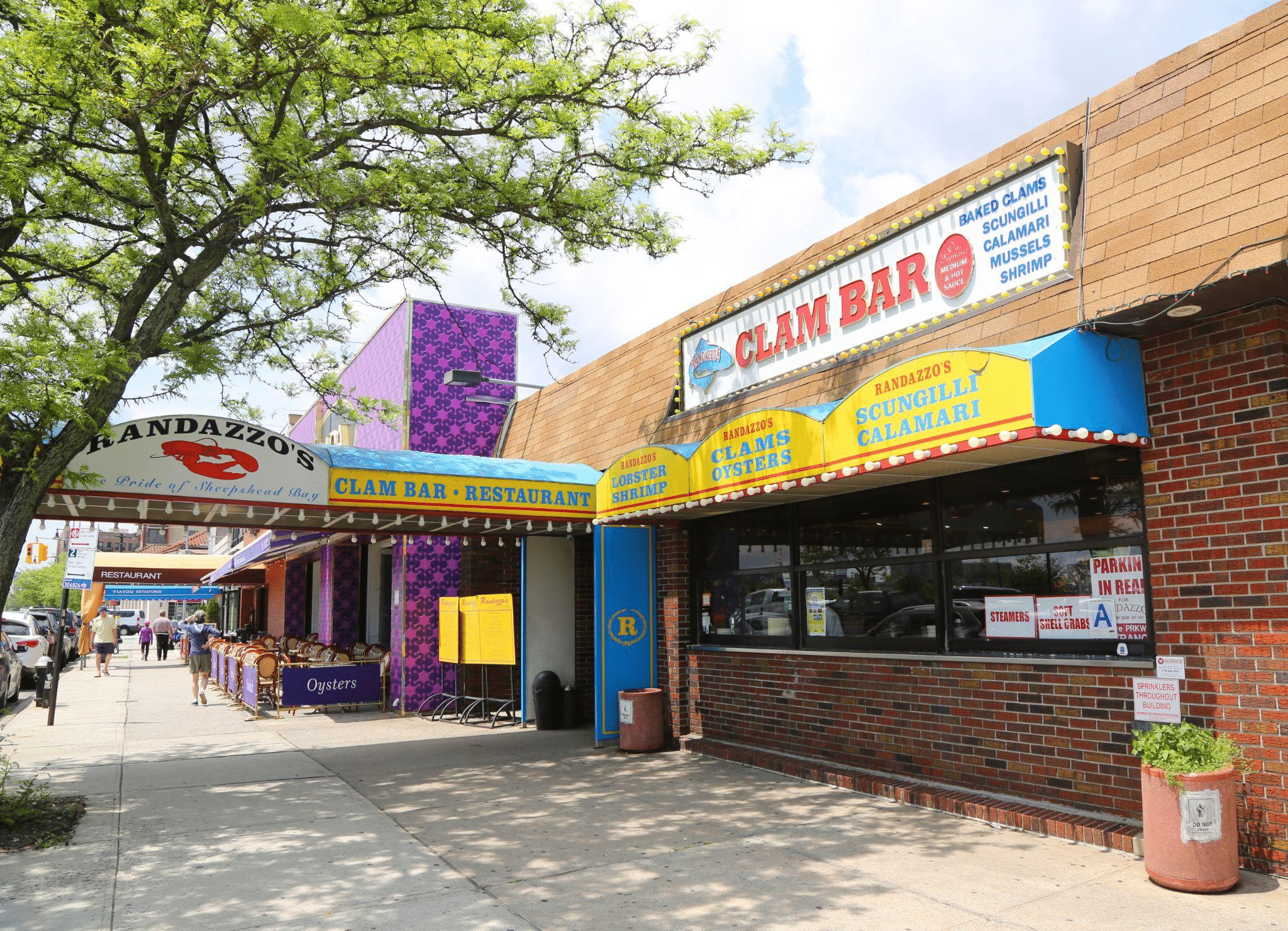 Exterior of Randazzo's Clam Bar, a restaurant in Sheepshead Bay