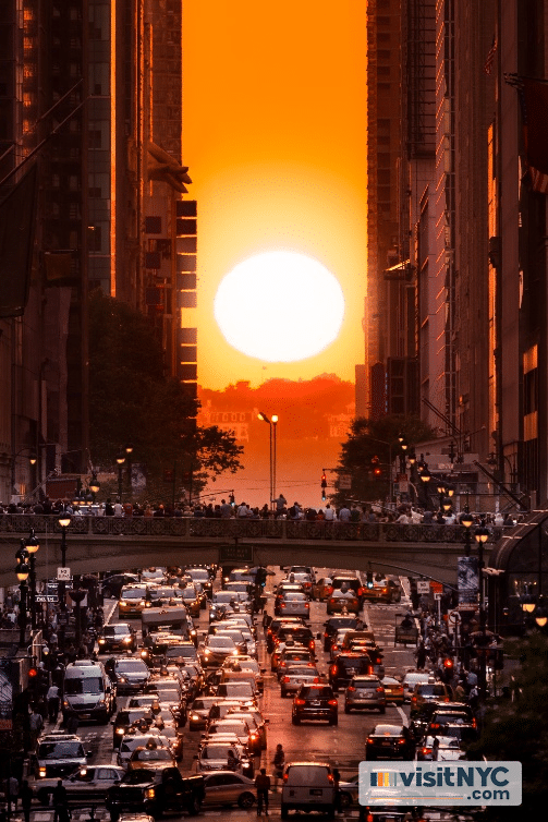 The sun in the middle of two buildings
