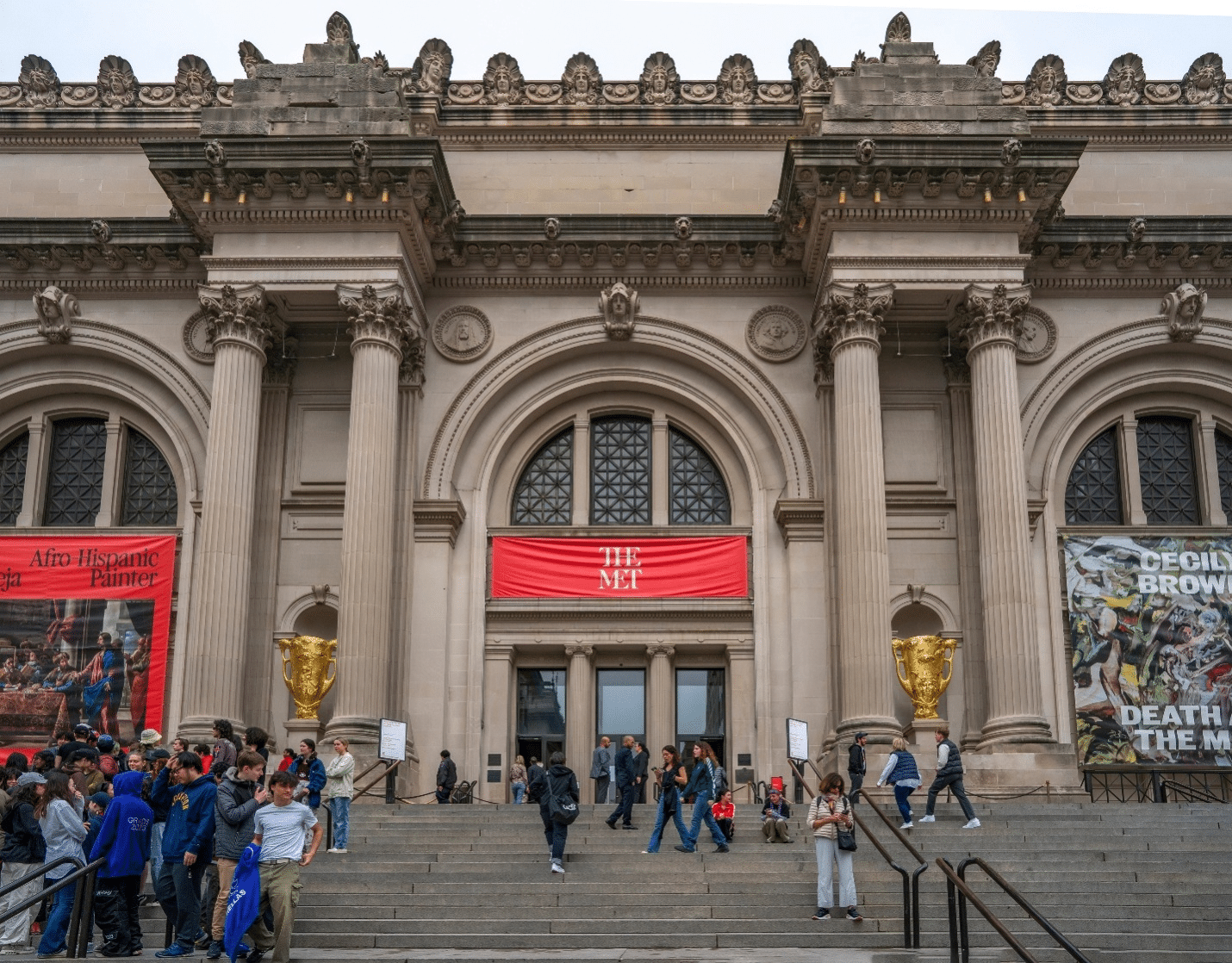 A picture of tourists at the Metropolitan Museum