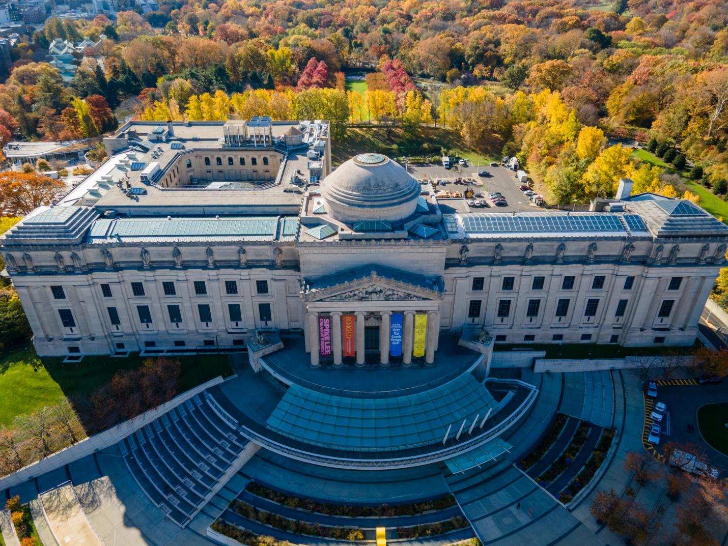 A picture of the Brooklyn Museum